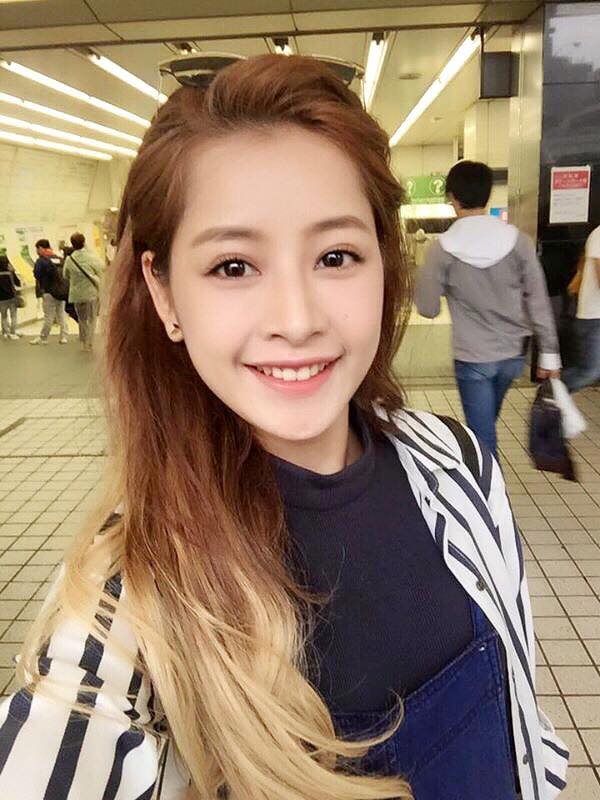 Chi Pu tự tin với gương mặt mộc.