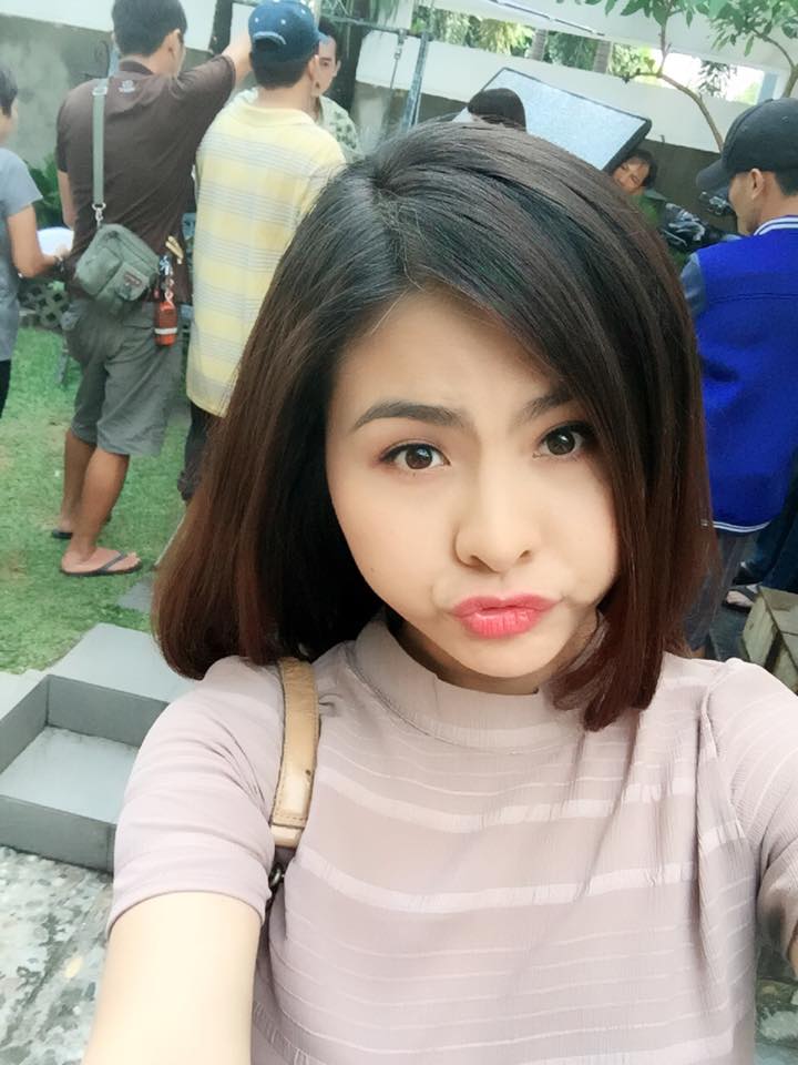 Vân Trang chu môi xì tin sau khi thông báo sắp kết hôn.
