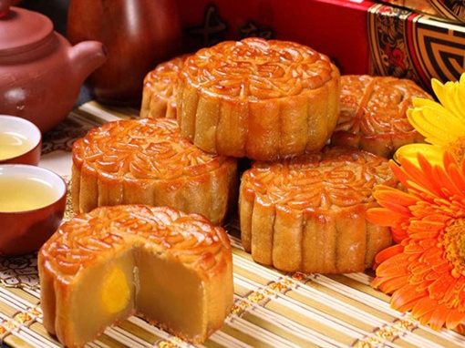 Cách làm bánh Trung thu nhân đậu xanh và nhân hoa quả ngon tuyệt