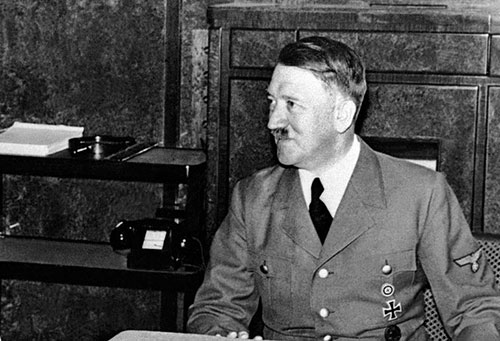 Hitler yêu điện ảnh và đặc biệt mê nữ diễn viên Marika Roekk người Đức gốc Áo. Ảnh: Getty.
