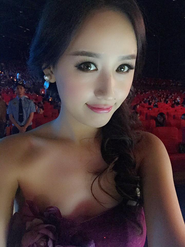 Mai Phương Thúy khoe mắt sắc lẹm vẫn vô cùng xinh đẹp..