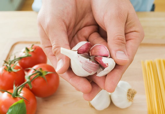 Dùng tỏi trị ho sao cho đạt hiệu quả tối đa?