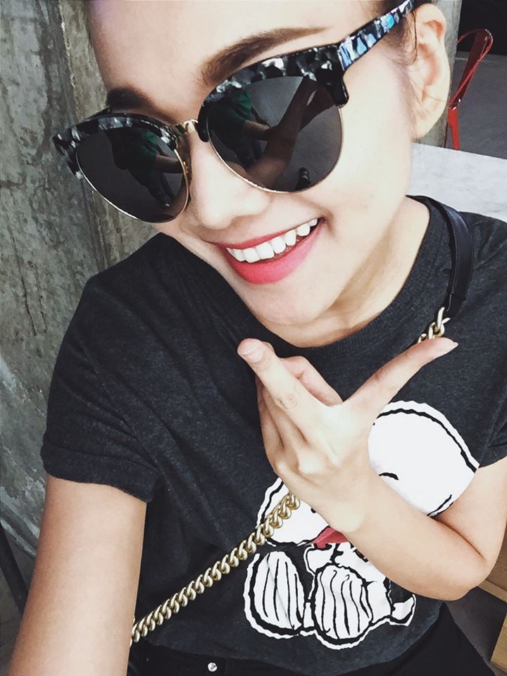 Thanh Hằng sẽ làm 'thỏ ngọc xã hội đen' trong đêm trung thu sắp tới. Cô chia sẻ: 'Làm chị Hằng mặt váy dài chán rồi, trung thu năm nay đại ca làm thỏ ngoc xã hội đen. Ai ủng hộ đại ca nè'.