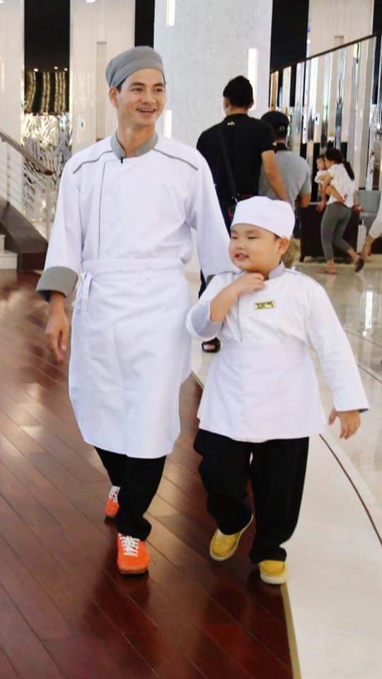 Bố con Xuân Bắc và bé Bi là đôi bạn cùng 'cứng'.