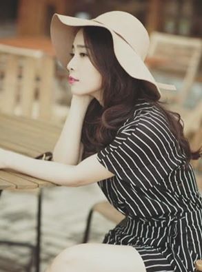 Quỳnh Nga trầm tư, triết lý sâu xa về lời nói. Theo đó, nữ diễn viên bày tỏ: 'Lưỡi không xương nhưng đủ cứng để làm vỡ nát một trái tim vì thế hãy cẩn thận với ngôn từ của bạn'.