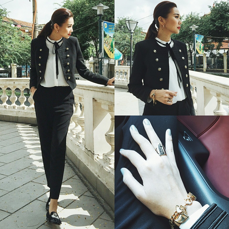 Thanh Hằng khoe body siêu chuẩn kèm dòng chú thích: 'Nói gì nói, em vẫn thích mặc đồ manly nhất, không biết nó đúng với con người em hay sao mà em thấy rất thoải mái với năng động kiểu như 'ok, anh sẽ bảo vệ cho các em' được hết, ha ha ha'.