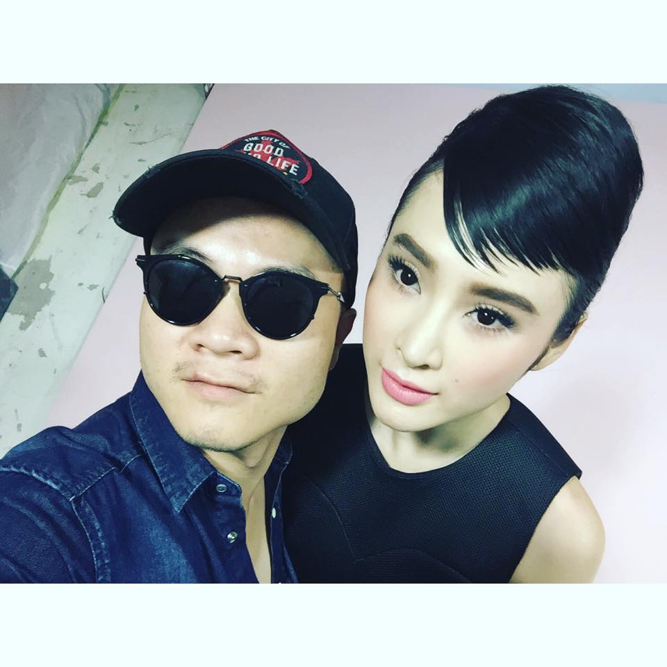 Đỗ Mạnh Cường không ngại ngần dành cho Angela Phương Trinh những lời ngợi khen 'có cánh'. Nhà thiết kế 'đanh đá' viết: 'Lần đầu tiên chụp Angelia Phương Trinh, nhưng phải nói là cô ấy rất đẹp và xuất sắc ...'.