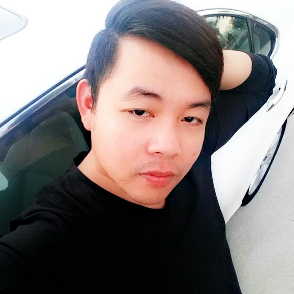 Quang Lê mặt biểu cảm, đang 'âm thầm nhớ ai'.