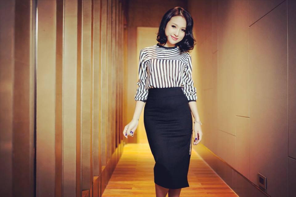 Thanh Vân Hugo điệu đà, xinh đẹp và cũng rất trẻ trung.