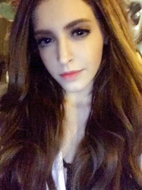 Andrea lộ gương mặt .... 'phù thủy' đáng sợ.