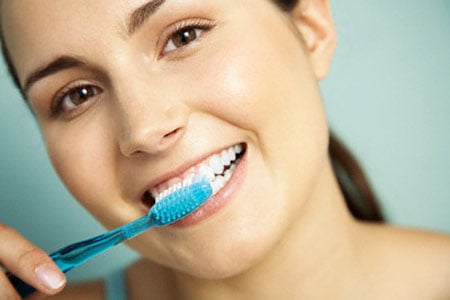 Lý do khiến bạn đánh răng đều đặn mà vẫn ố vàng