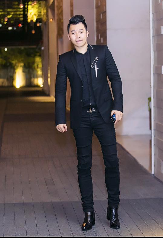 Khắc Tiệp tự thừa nhận là 'Hotboy già đi xem Fashion Week'.