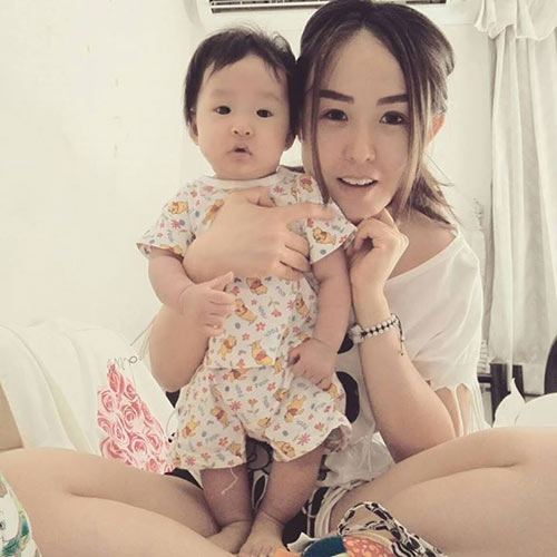 Cô quyết định giữ lại đứa con và dồn hết phần vốn của mình để Shbet888 tiền thưởng cực khủng thẩm mỹ.