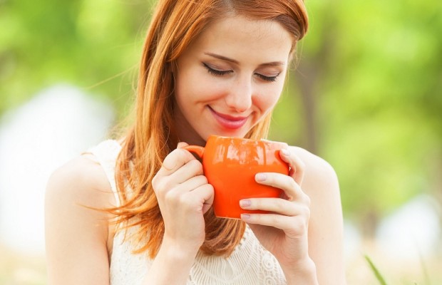 Nước trà xanh có tác dụng đẩy nhanh quá trình trao đổi chất, tiêu hao năng lượng. Vì vậy, hãy bổ sung loại đồ uống này sau mỗi bữa ăn để hỗ trợ quá trình giảm cân.