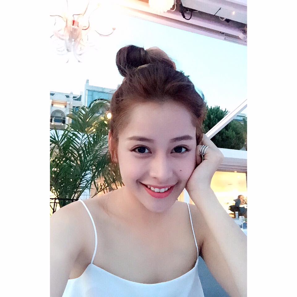 Chi Pu: 'Phụ nữ sinh ra là để yêu, nên chúc các nàng, các mẹ, các cô lúc nào cũng được yêu thương, nâng niu và chiều chuộng hết sức nha'.