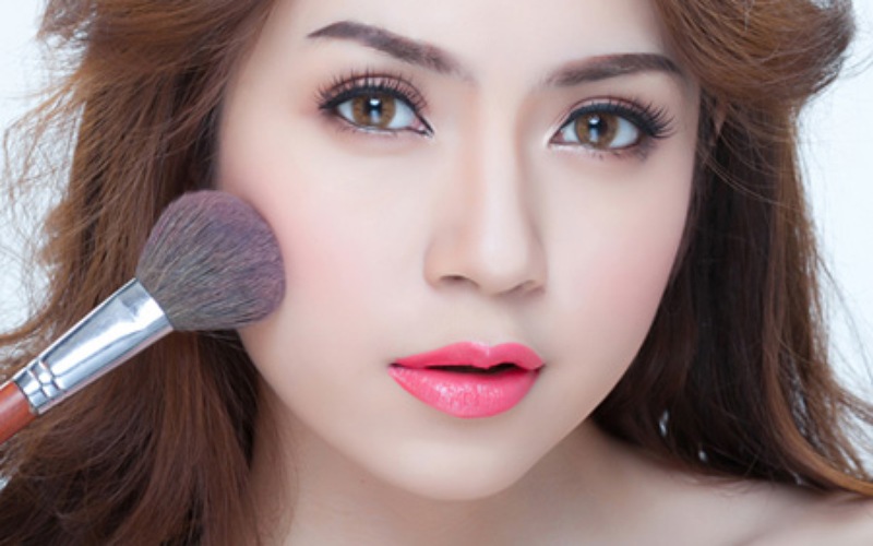 Cách trang điểm cho da mặt nhờn, nhiều dầu