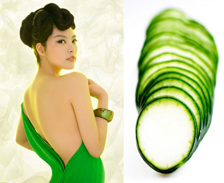 Dưa leo: Dưa leo tất nhiên phải có mặt trong bảng xếp hạng làm trắng da phải không nào? Ăn dưa leo thường xuyên sẽ giúp bạn xóa tan tàn nhan, thâm, cháy nắng.