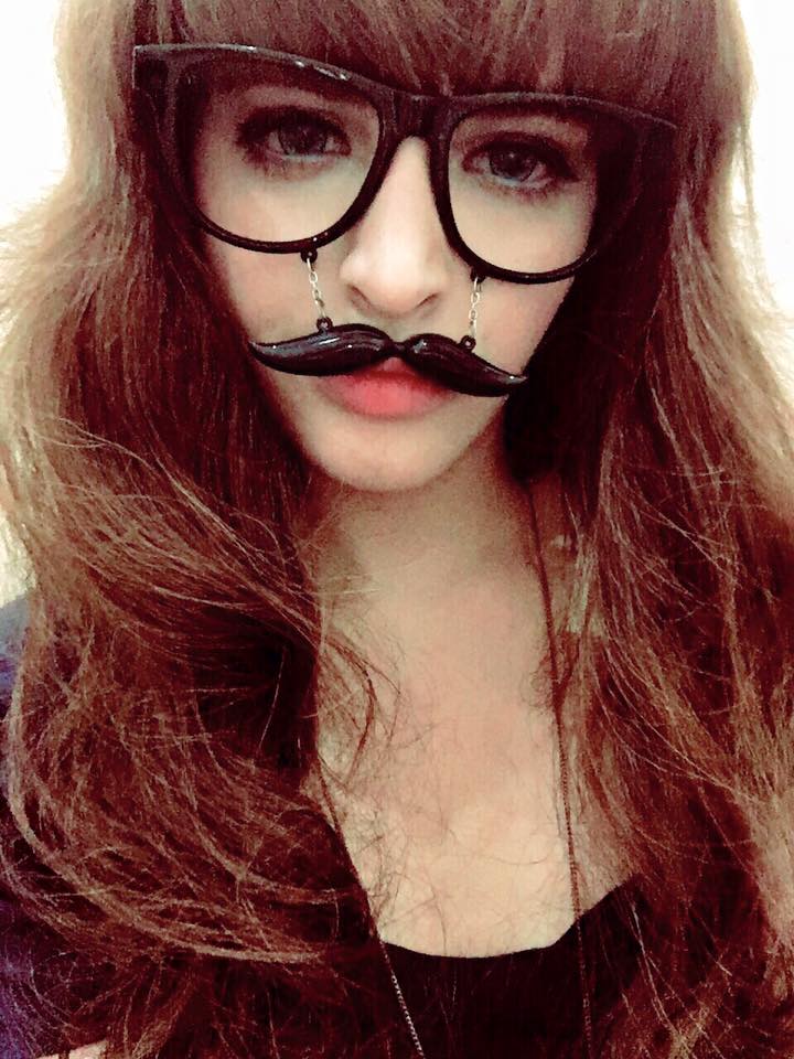 Andrea 'Mạnh mẽ như thằng đàn ông nha cô bé'.