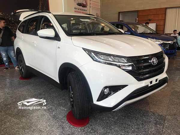 Vợ “đại gia kim cương” lên án chương trình bênh vực Hồ Ngọc Hà