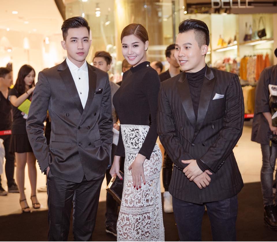 Khắc Tiệp khoe 'Một chút sành điệu của nhà Venus tại Kualalumpua'.