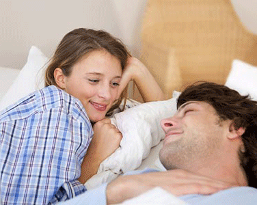 Đôi vợ chồng “đũa lệch”