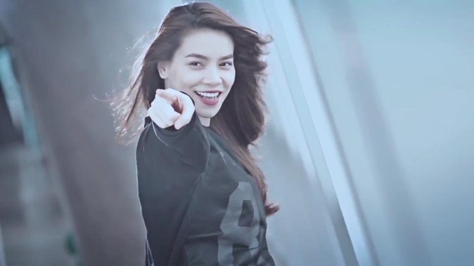Hồ Ngọc Hà trẻ trung, tươi cười hạnh phúc sau khi sóng gió qua đi.