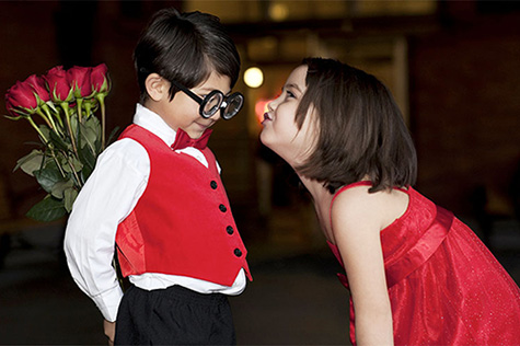 Định nghĩa tình yêu qua con mắt của các em nhỏ