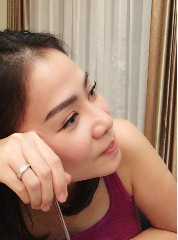 Thu Minh 'Xem phim 'kinh dị' mà mặt tỉnh quá Chế ui'.