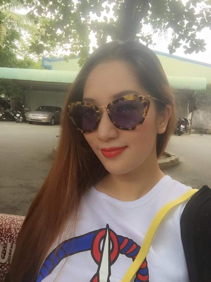 Khánh Thi khoe vẻ tươi trẻ kể từ khi sinh con trai Kubi.