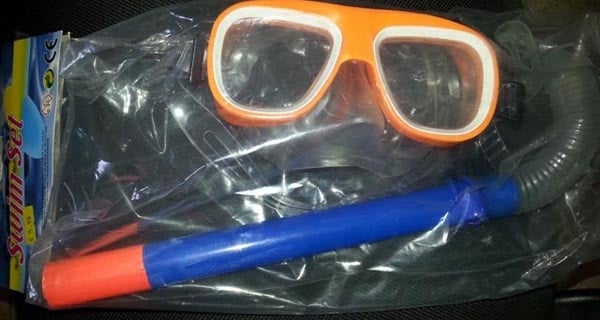 Trẻ dễ vô sinh khi dùng bộ đồ lặn Trung Quốc