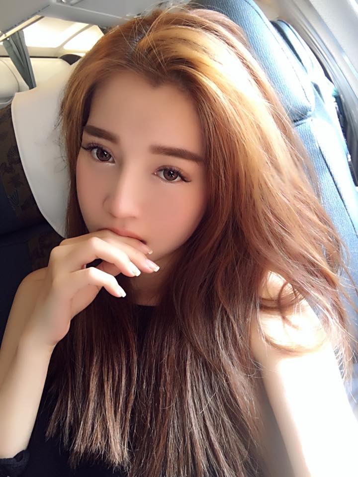 Elly Trần lần đầu lộ gương mặt cứng đờ như ... rô bốt.