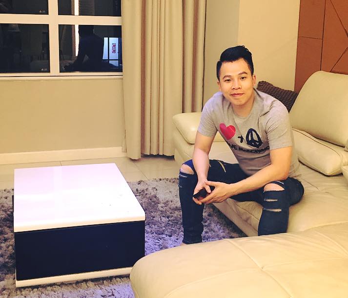 'Ông trùm' Khắc Tiệp thừa nhận 'Yêu nhau một phút cũng là yêu, miễn là trong 60 giây đó ta yêu nhau chân thành'.