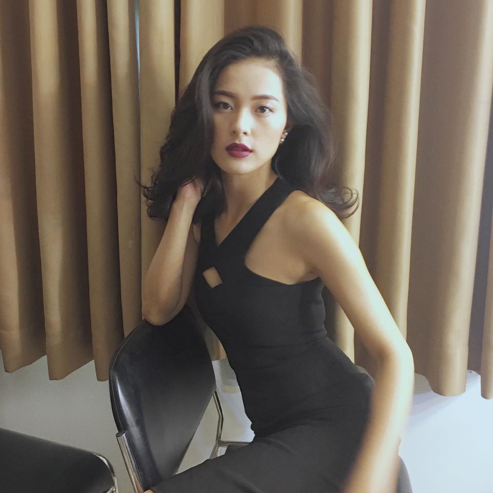 Hạ Vi - bạn gái Cường đô la sexy, khoe thân hình nóng bỏng cùng Shbet123 Link Vào ShBet Mới Nhất mới 'Từ ngày để tóc ngắn xong thì không thích tóc dài nữa'.