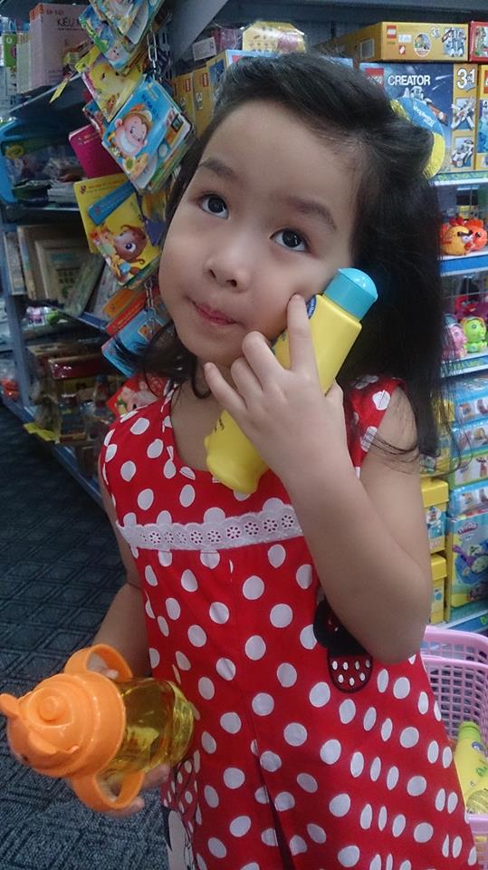 Lưu Hương Giang hào hứng khoe ảnh nhắng nhít, dễ thương của con gái bé bỏng 'Thích nhất những giờ phút bên Mina'.