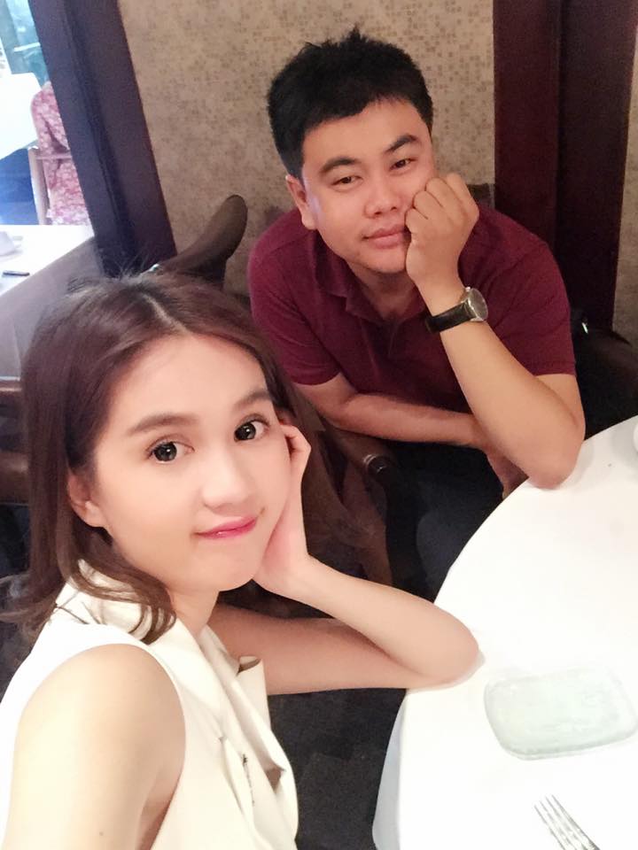 Ngọc Trinh khoe vẻ mặt ngây thơ, chụp hình cùng trai lạ sau khi tiết lộ bí mật về bạn trai đại gia 7 năm.