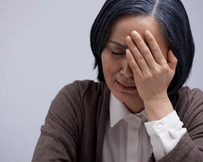 Sáng nay, con dâu cầm ly nước ném vỡ trước mặt tôi rồi bỏ đi