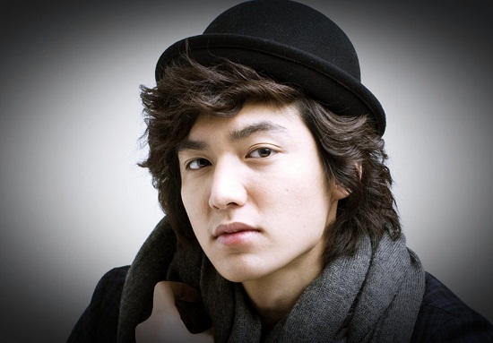 Lee Min Ho chiến thắng ở giải điện ảnh bị tẩy chay của Hàn Quốc