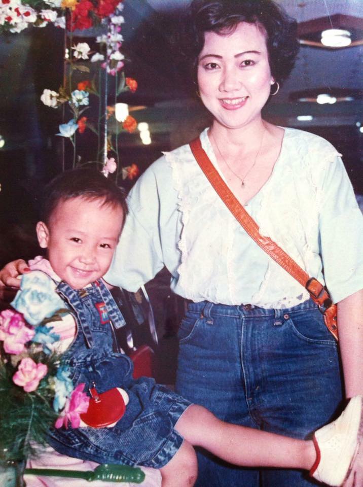 Trấn Thành hào hứng khoe \'Mới lục được 1 mớ. Xìn và bà mẹ... Mẹ tôi hồi trẻ y như cô Băng Di\'.