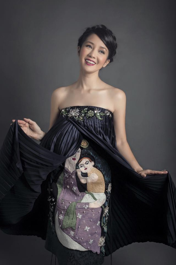 Hồng Nhung: \'Chỉ còn mang theo ký ức, phố ơi có nhớ tôi không? Nơi đây có người con gái mang tên một nhành hoa\'.