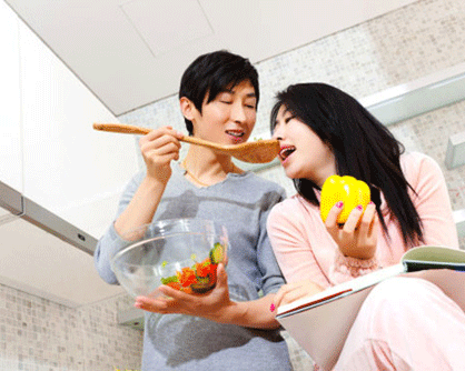 Vợ mình không chiều thì chiều ai?