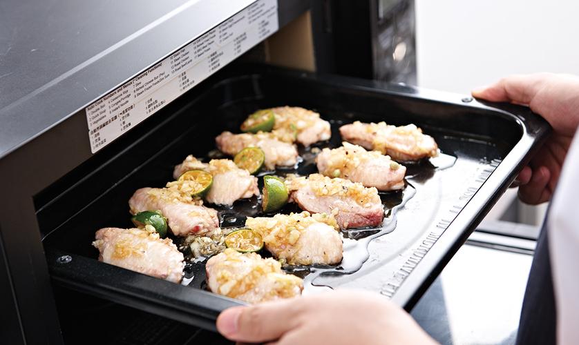 Những hình xăm xuất hiện ở nhiều vị trí khác nhau.