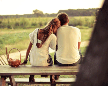 Chấp nhận yêu một người mồ côi, vợ tôi hi sinh tất cả