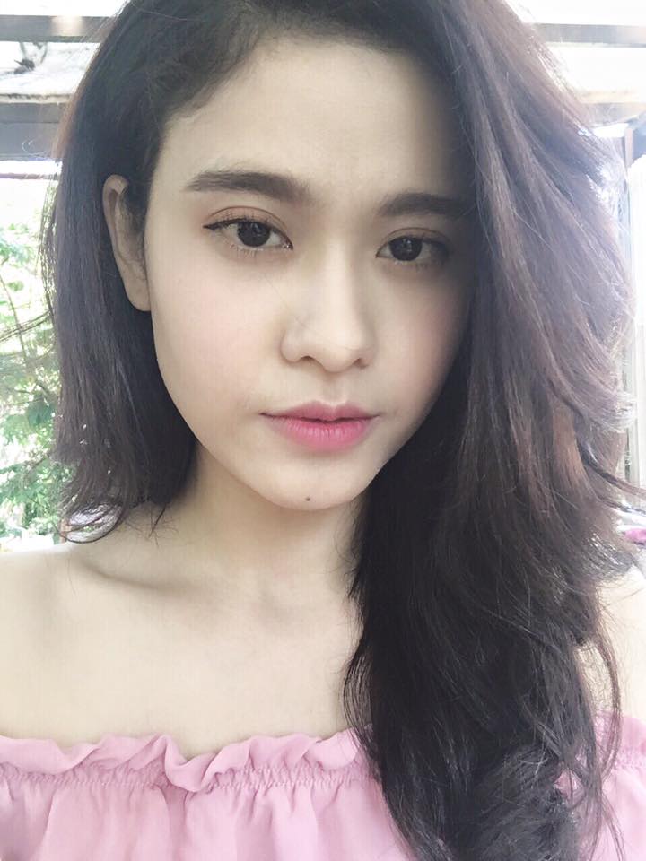 Trương Quỳnh Anh \'Em không cần một tình yêu vĩ đại. Em chỉ cần người cùng em làm những điều bình dị mỗi ngày....\'.