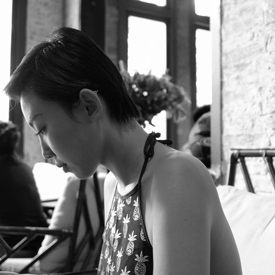 Tóc Tiên \'Thế gian có 8 tỉ người. Tại sao ta đã chọn cười với nhau. Để rồi khóc lóc về sau\'.