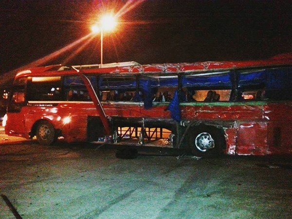 Hai vụ tai nạn xe khách cùng thời điểm, hơn 20 người thương vong