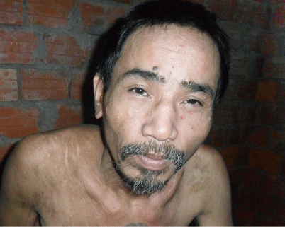 Thương mẹ già 14 năm chăm con bị tâm thần