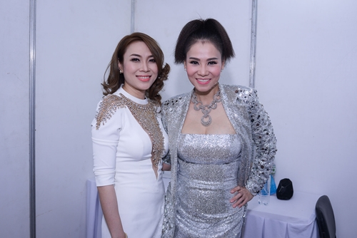 Thu Minh thân thiết bên Mỹ Tâm sau tin đồn