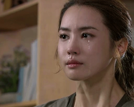 Chồng lăng mạ, giày vò vì cơn “say nắng” nhất thời của vợ