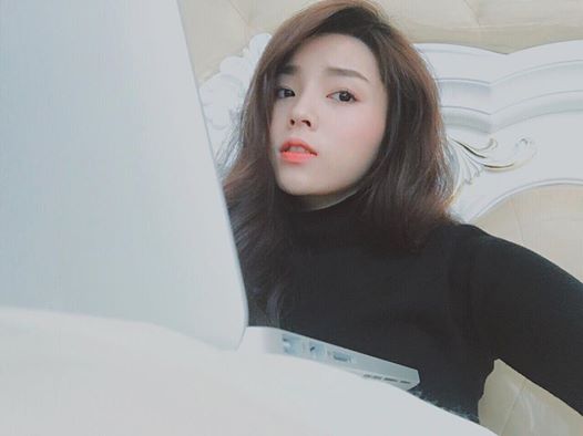 Hoa hậu Kỳ Duyên lộ gương mặt ngơ ngác, kém xinh.