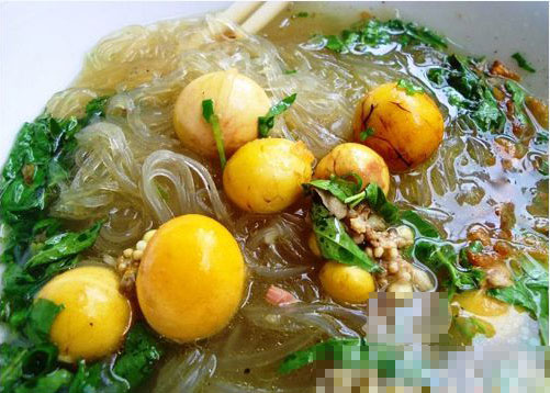 Cách làm miến nấu lòng gà ngon cho bữa sáng